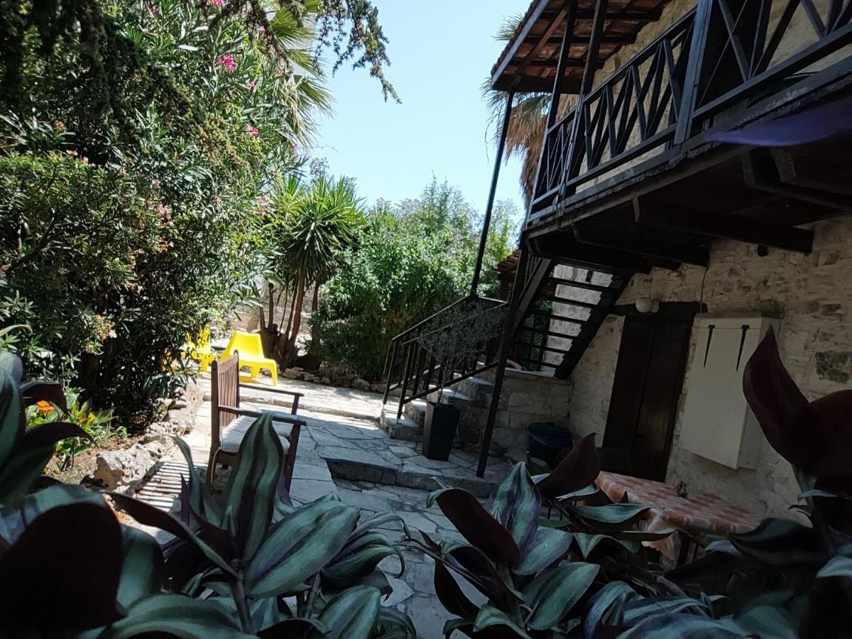 Liakoto Guest House Panayia Bagian luar foto